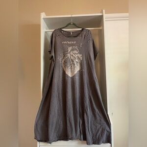 Rare Hard to Find Magnolia Pearl Corazon Tee Dress in Ozzy